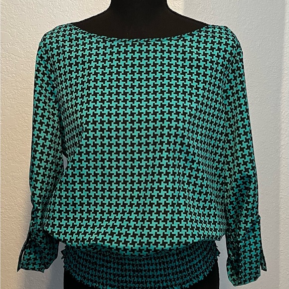 MICHAEL Michael Kors Tops - MICHAEL Michael Kors Wicked Green and Black Houndstooth Blouse EUC